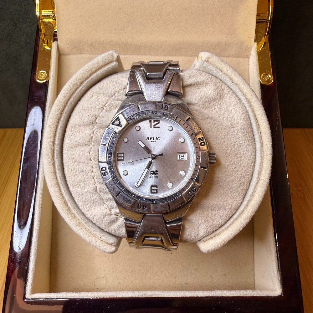 Relic Wet Stainless Steel Diver Watch Calendar ZR11585, 40mm